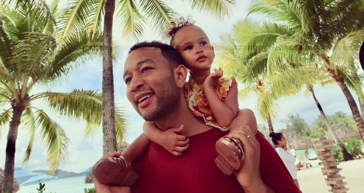 Duet za pamćenje: John Legend u društvu kćeri zapjevao "Baby Shark" i oduševio